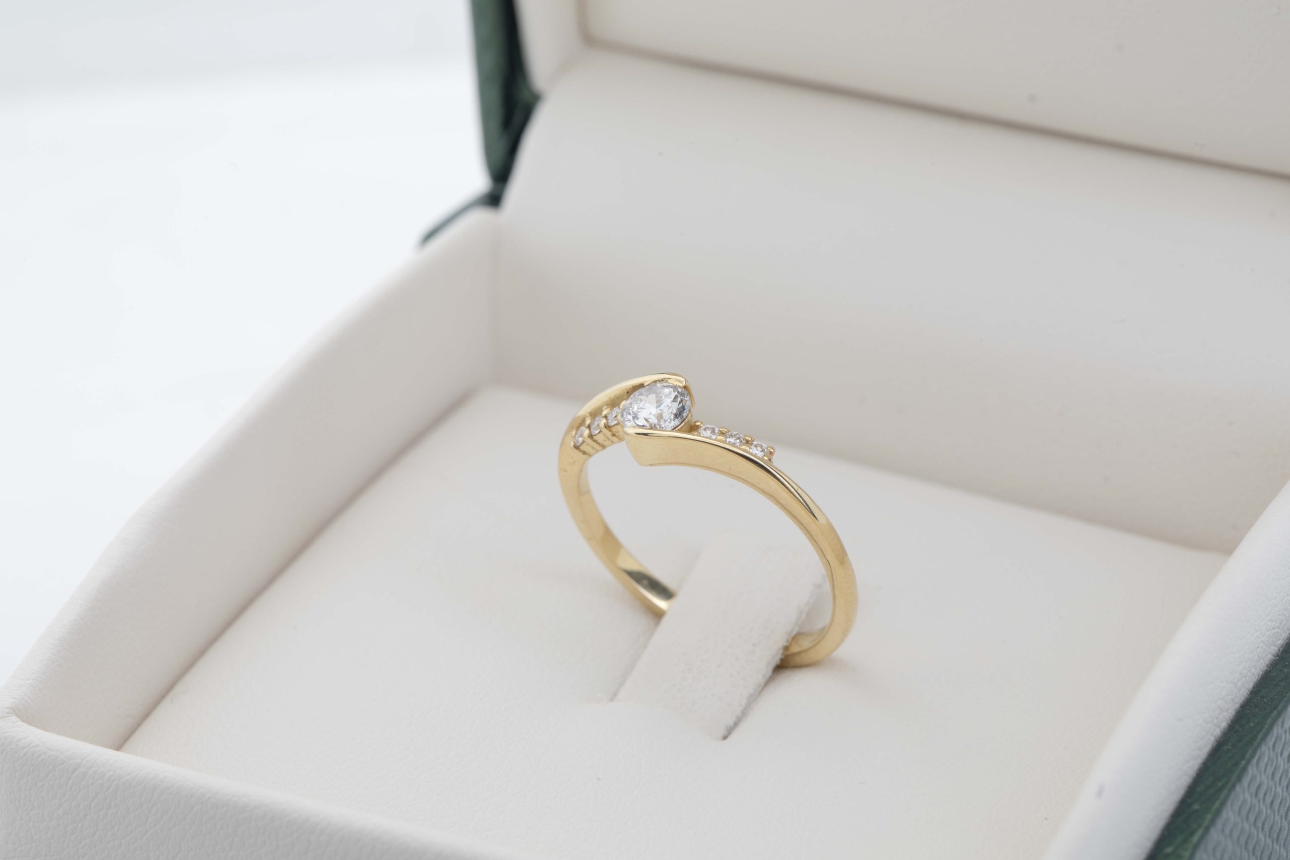 Anillo de compromiso con diamante 0.27ct