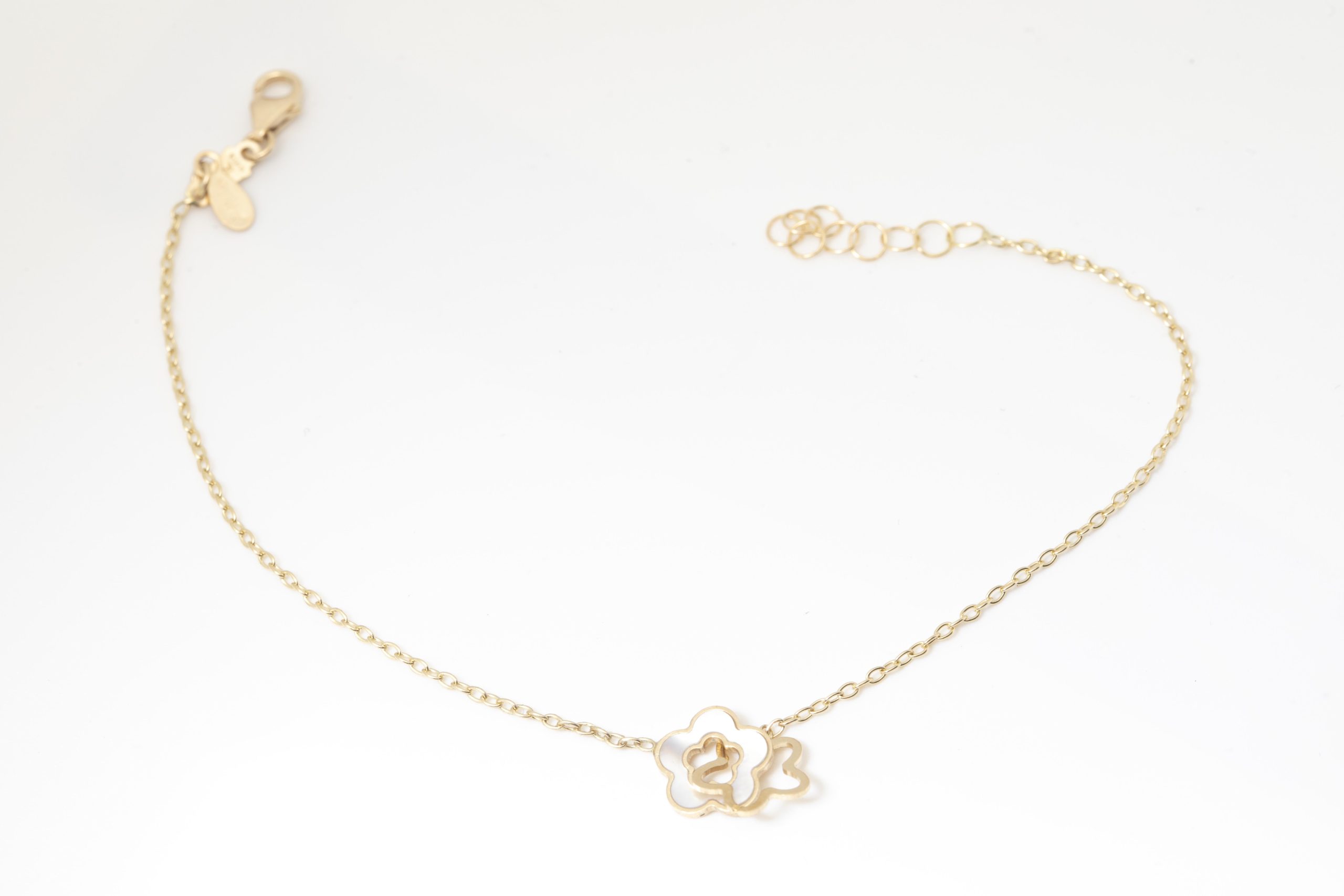 Pulsera flor con madre perla