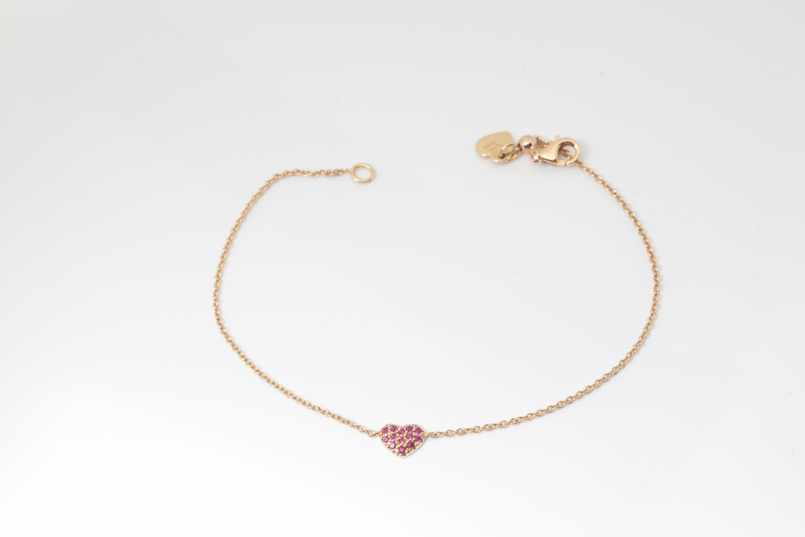 Pulsera corazón con rubís