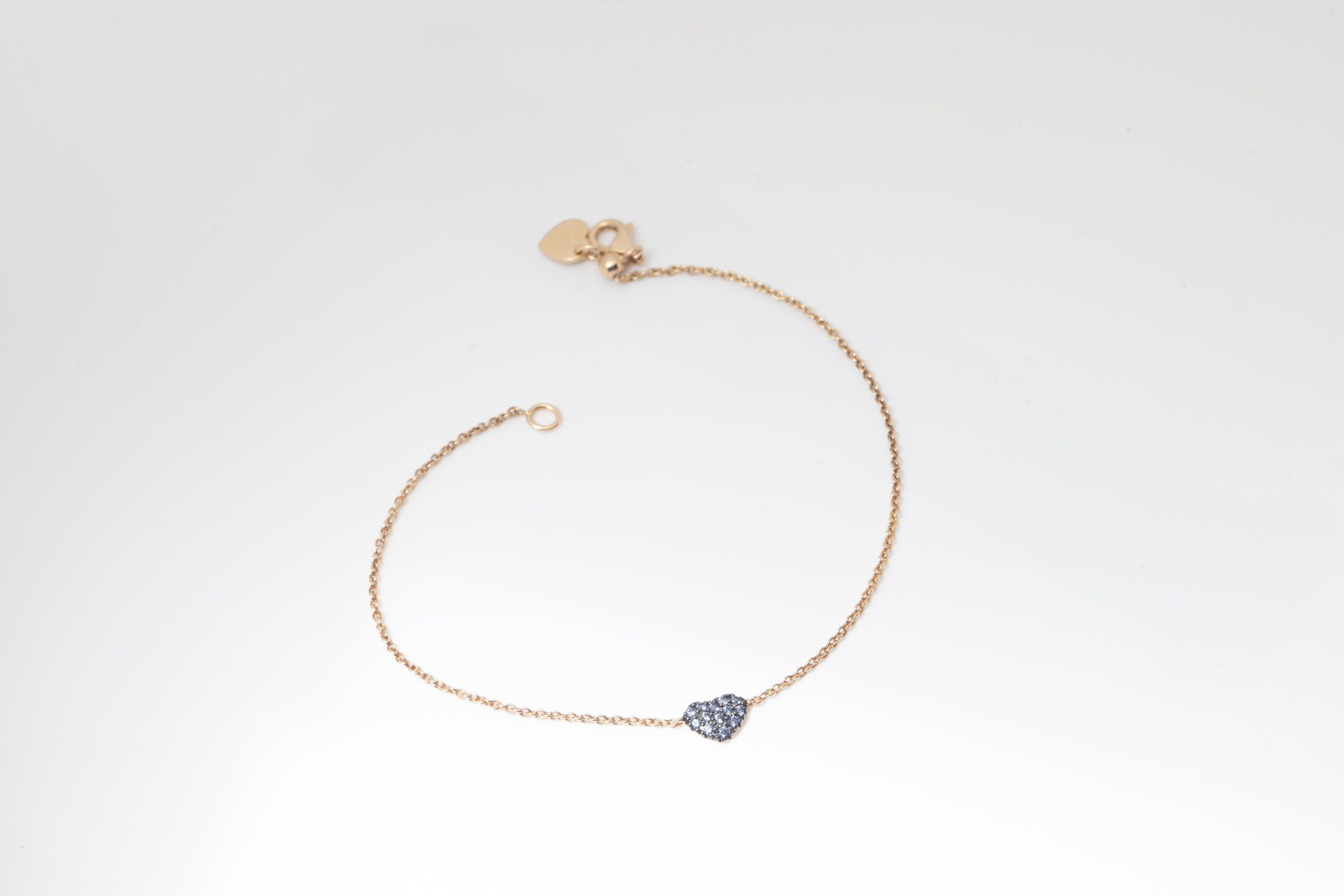 Pulsera corazón con zafiros