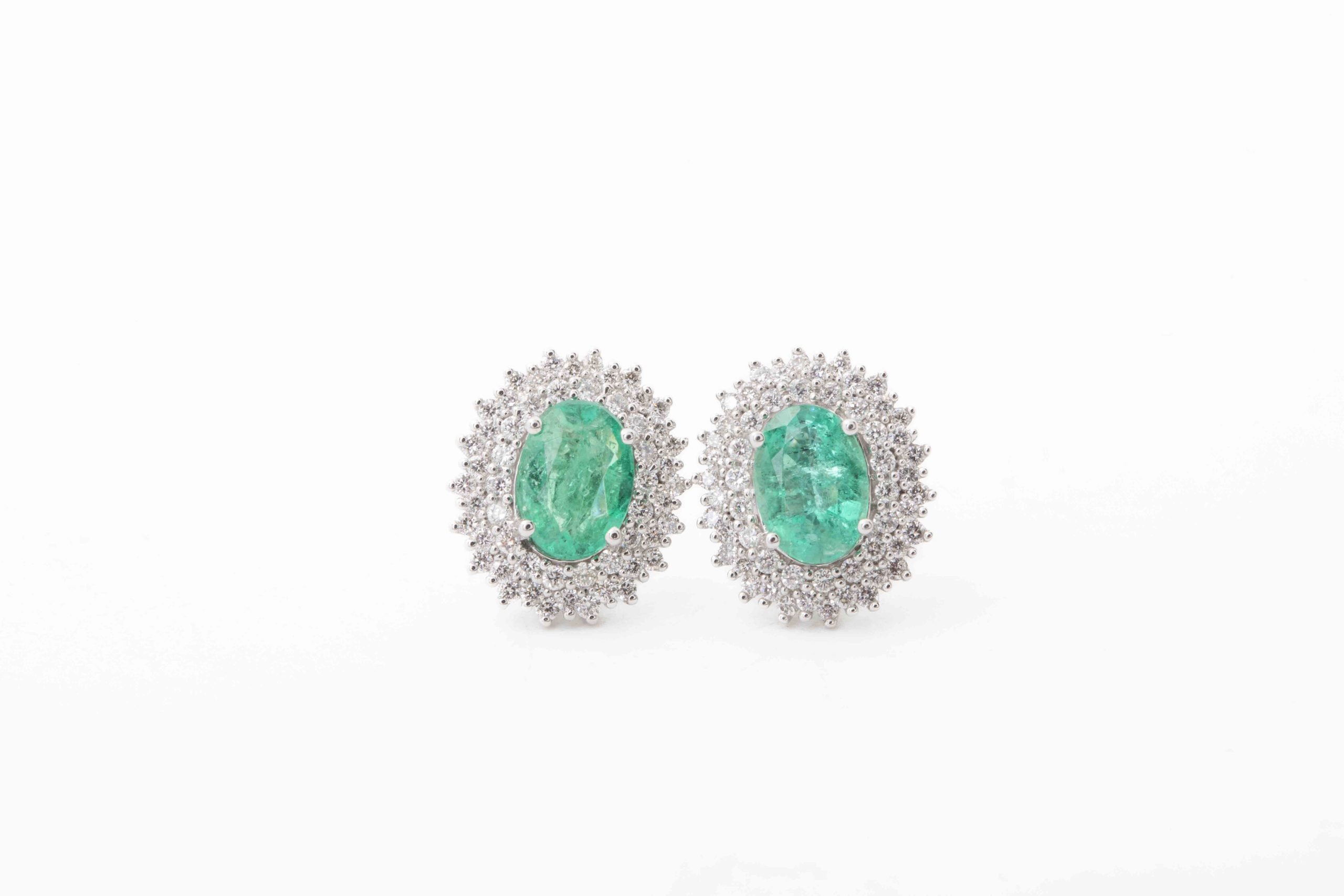 Aretes con esmeraldas y diamantes