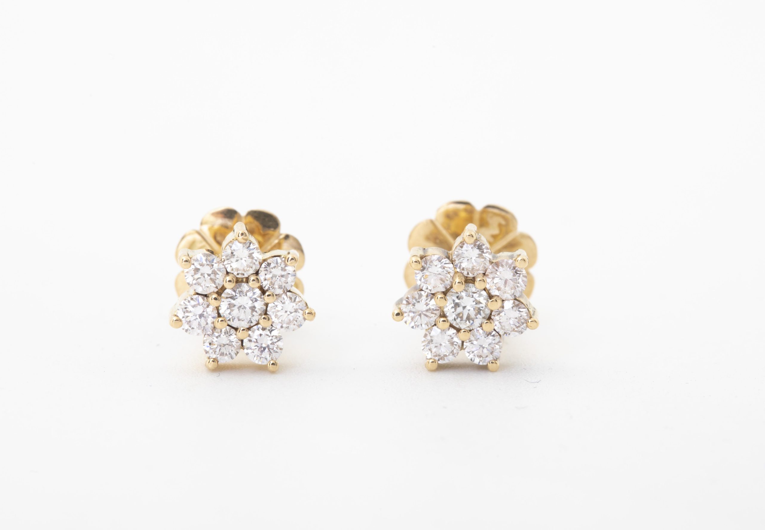 Rosetas grandes con diamantes