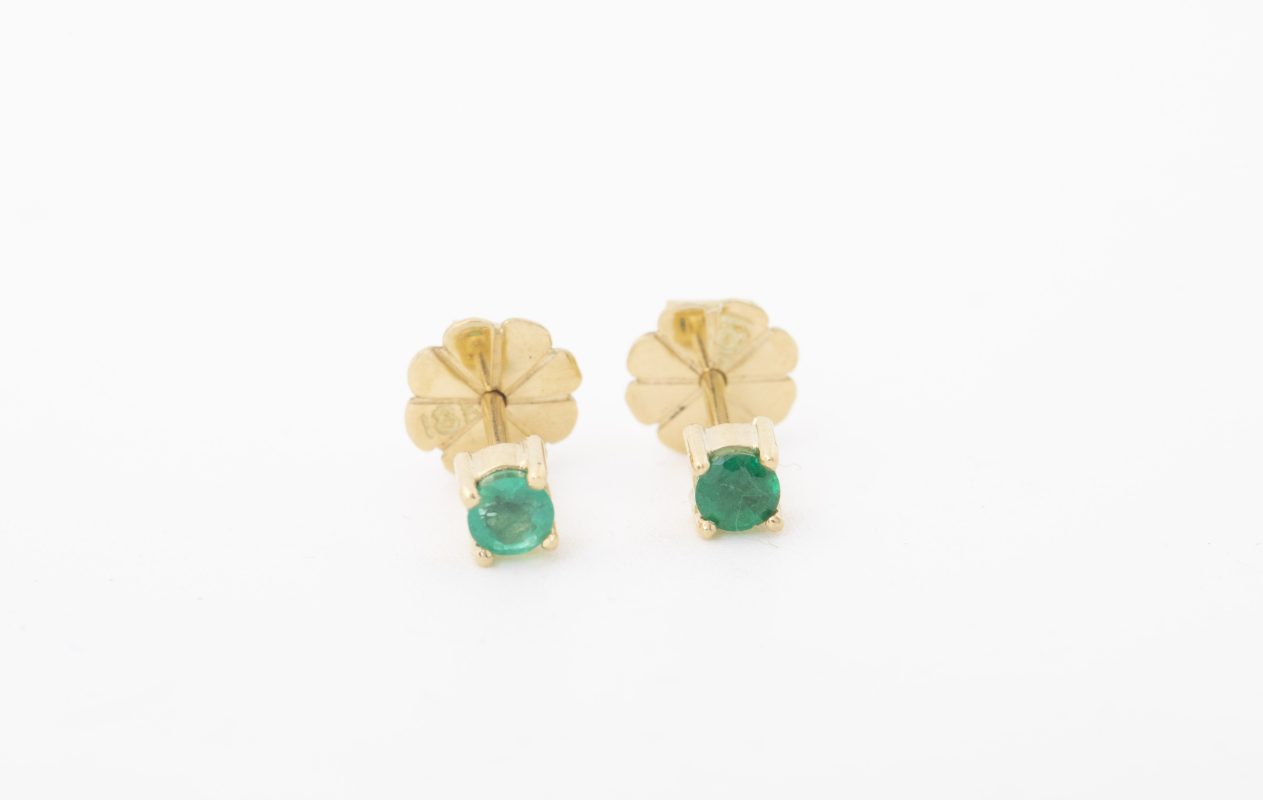 Aretes con esmeraldas