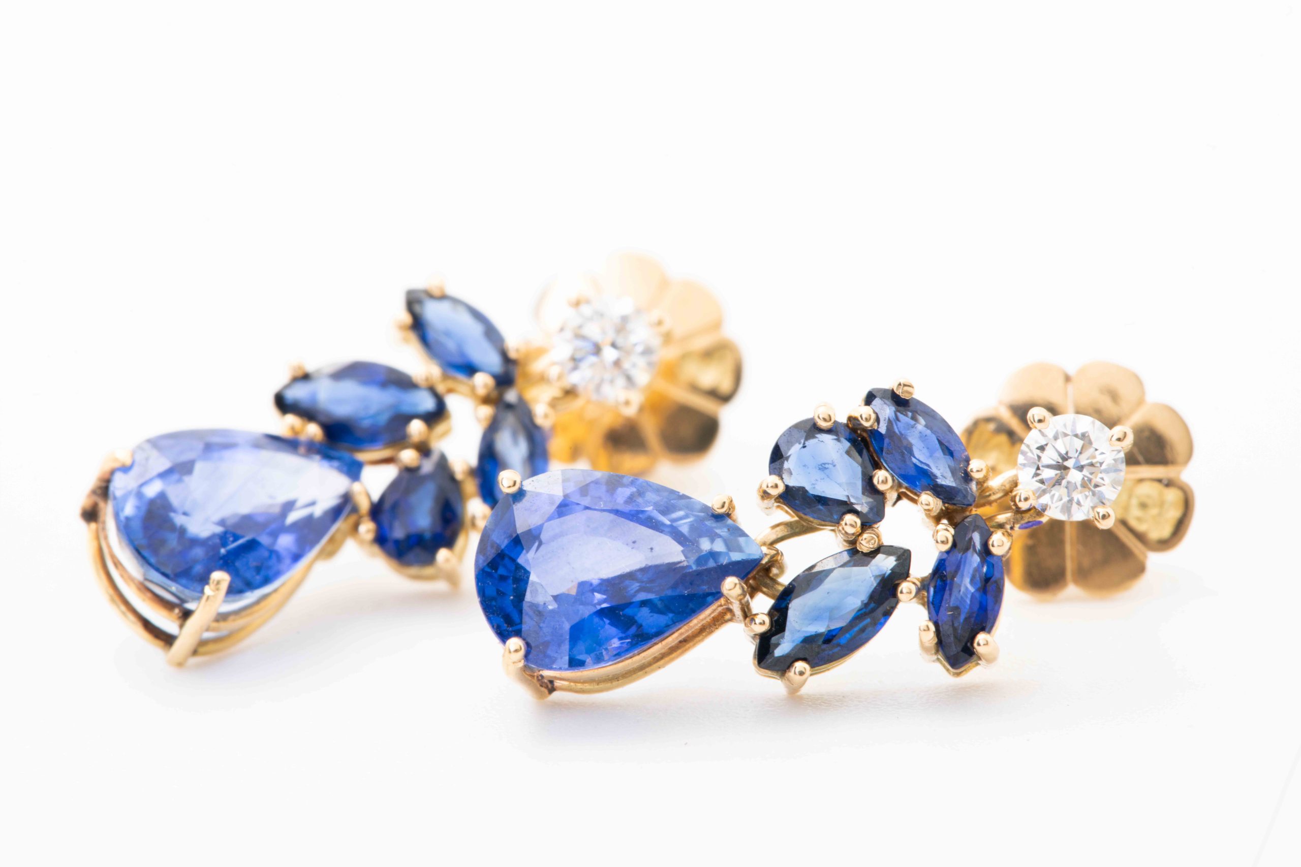 Aretes de zafiros azules