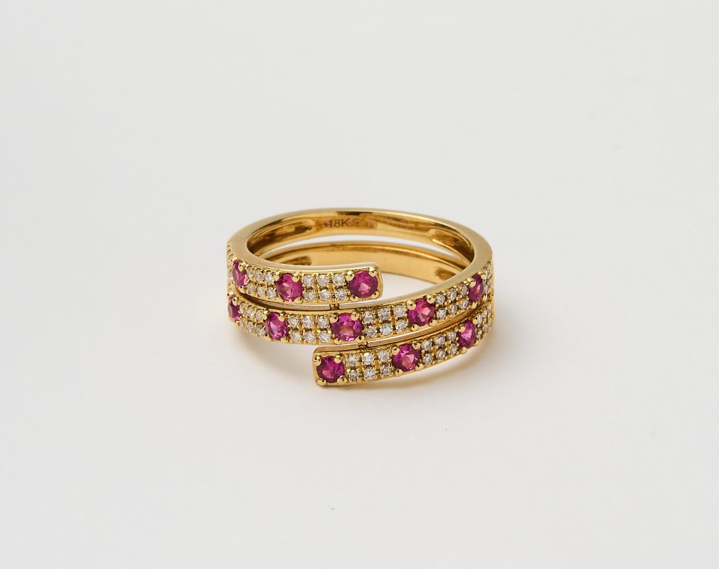 SORTIJA CON BRILLANTES Y RUBIES