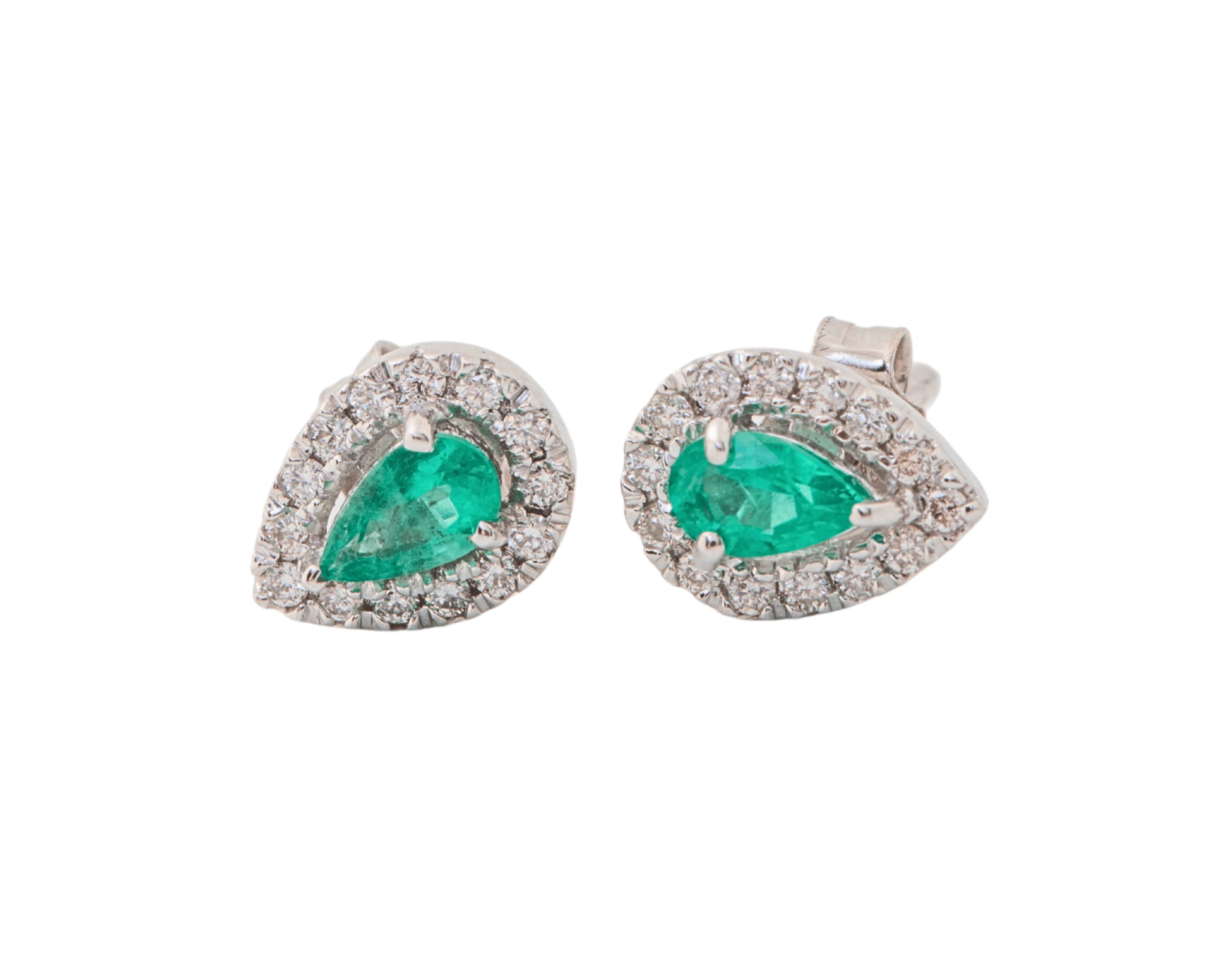 Aretes con esmeraldas