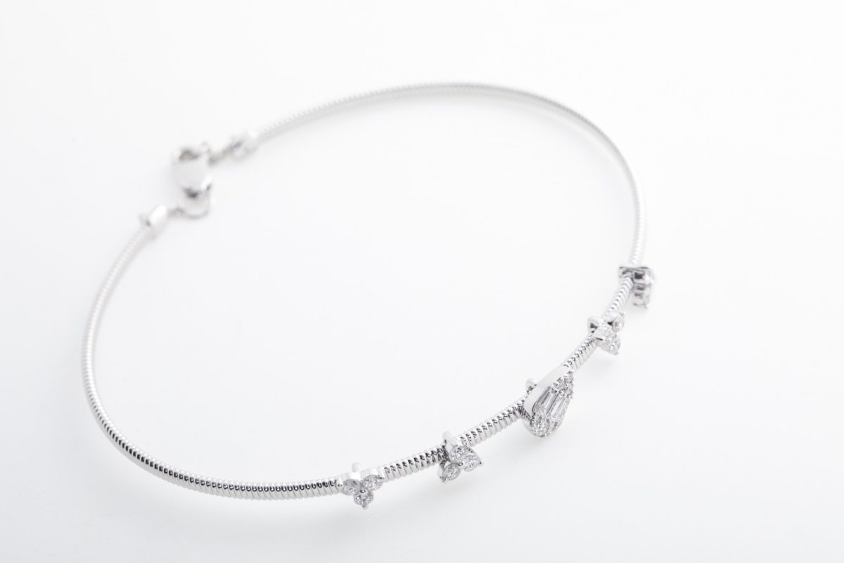 Pulsera en oro blanco con diamantes