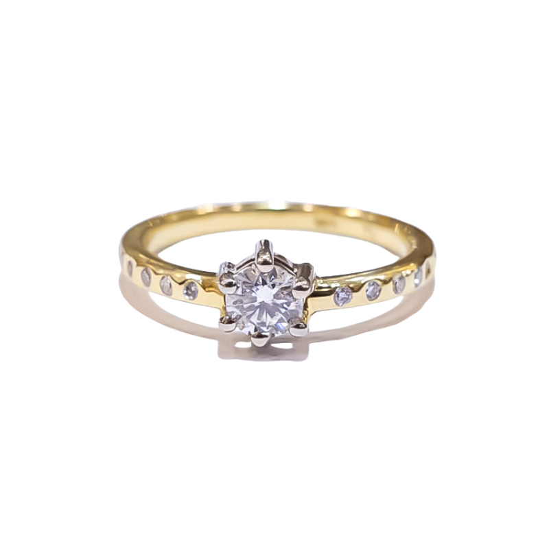 Anillo de compromiso con brillante de 0.33ct