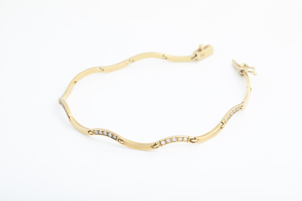 Pulsera ondeada con brillantes