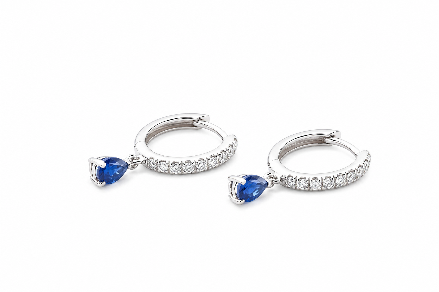 ARETES CON BRILLANTES Y ZAFIROS