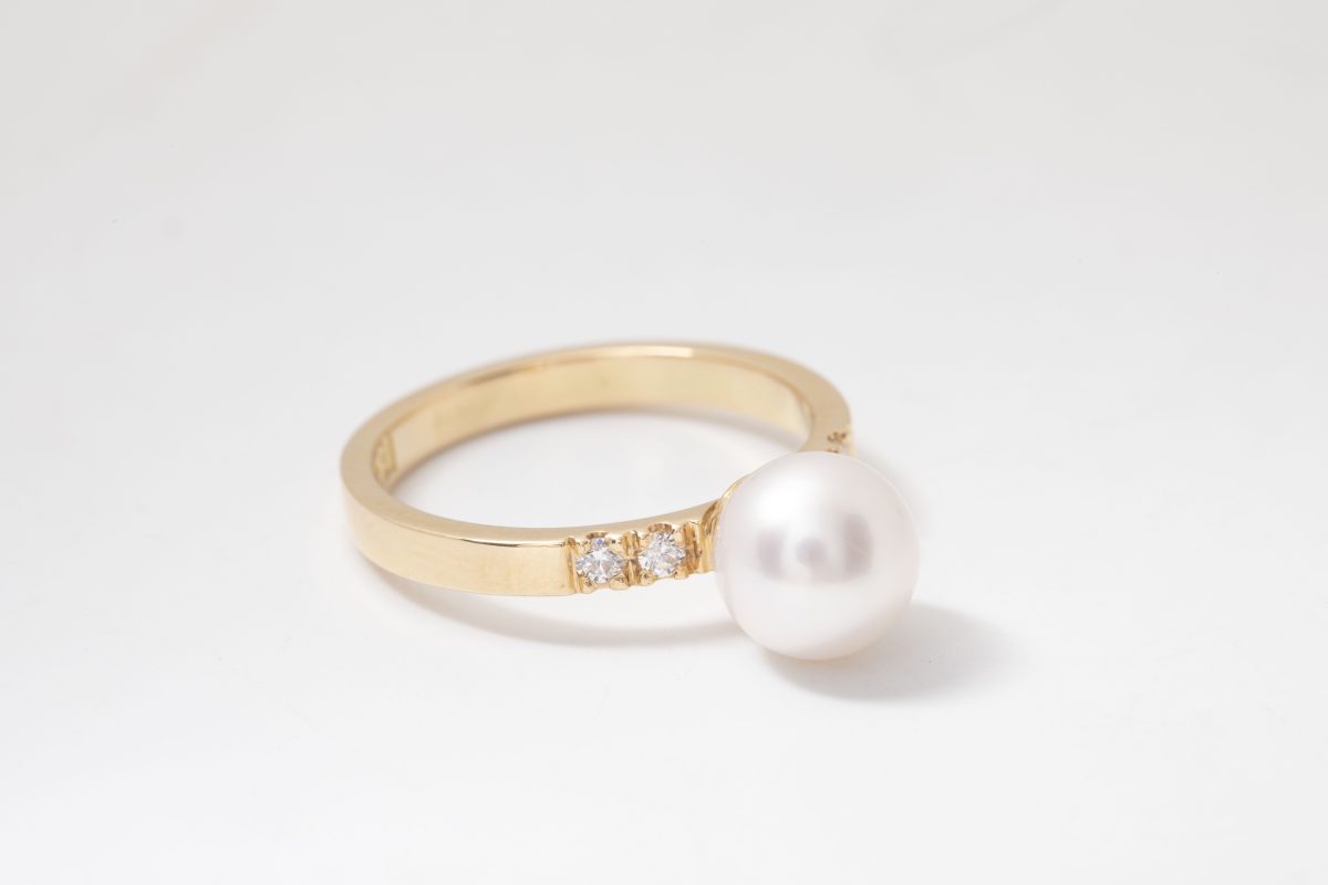 SORTIJA CON PERLA Y BRILLANTES
