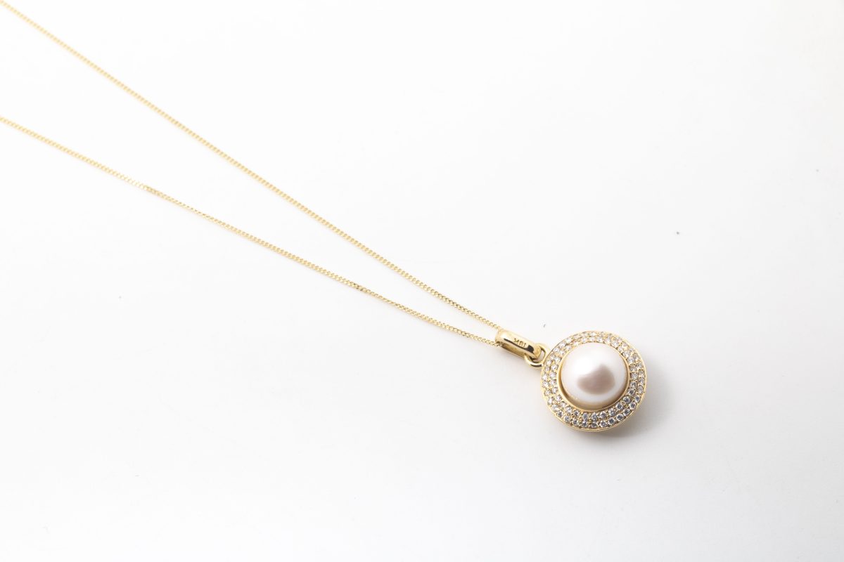 Collar con perla y brillantes