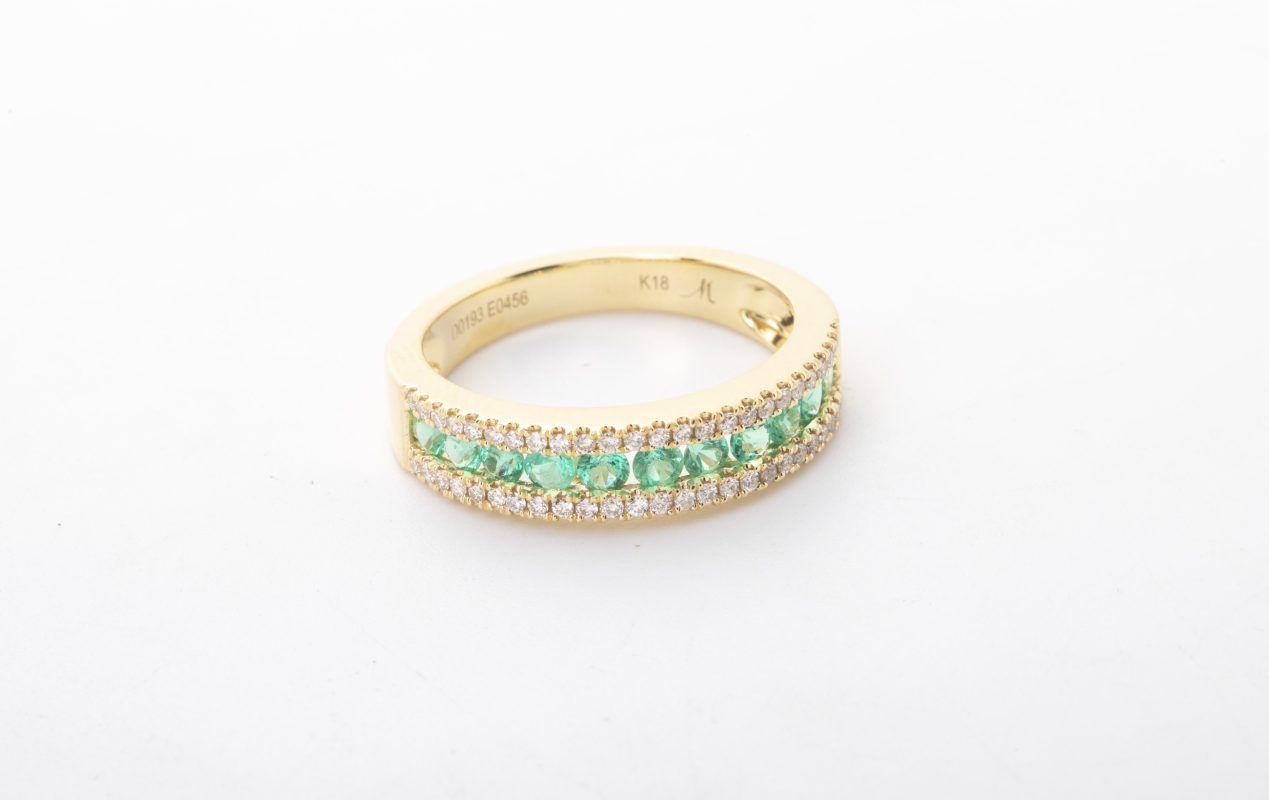 Sortija con diamantes y Esmeraldas