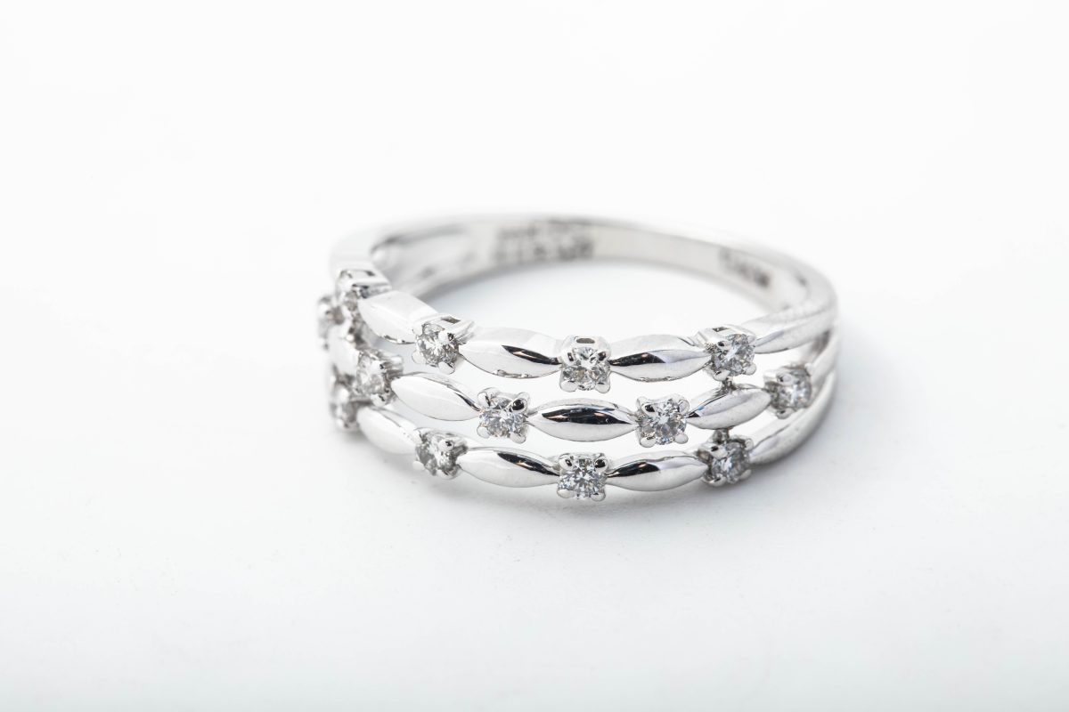 Anillo triple con brillantes