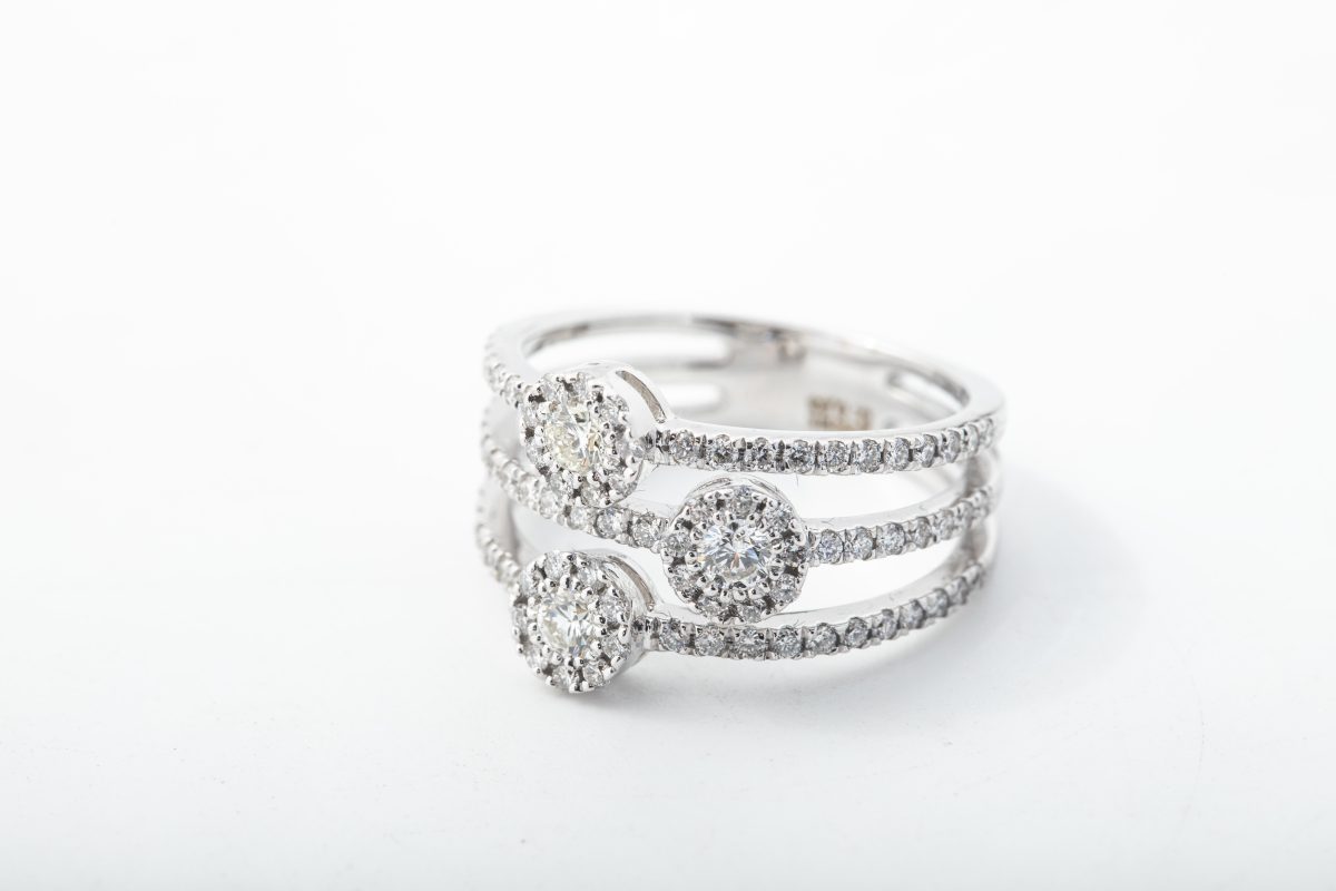 Anillo triple con brillantes
