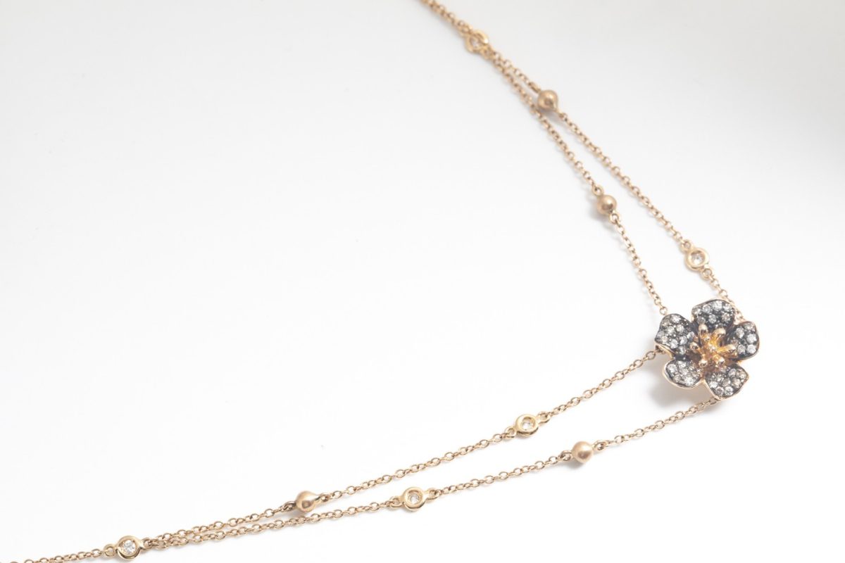Collar Moraglione flor