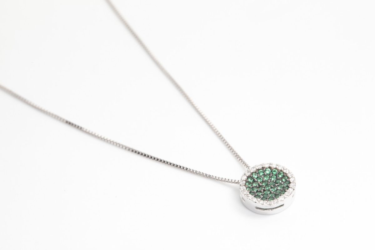 Collar con savoritas y diamantes en oro blanco