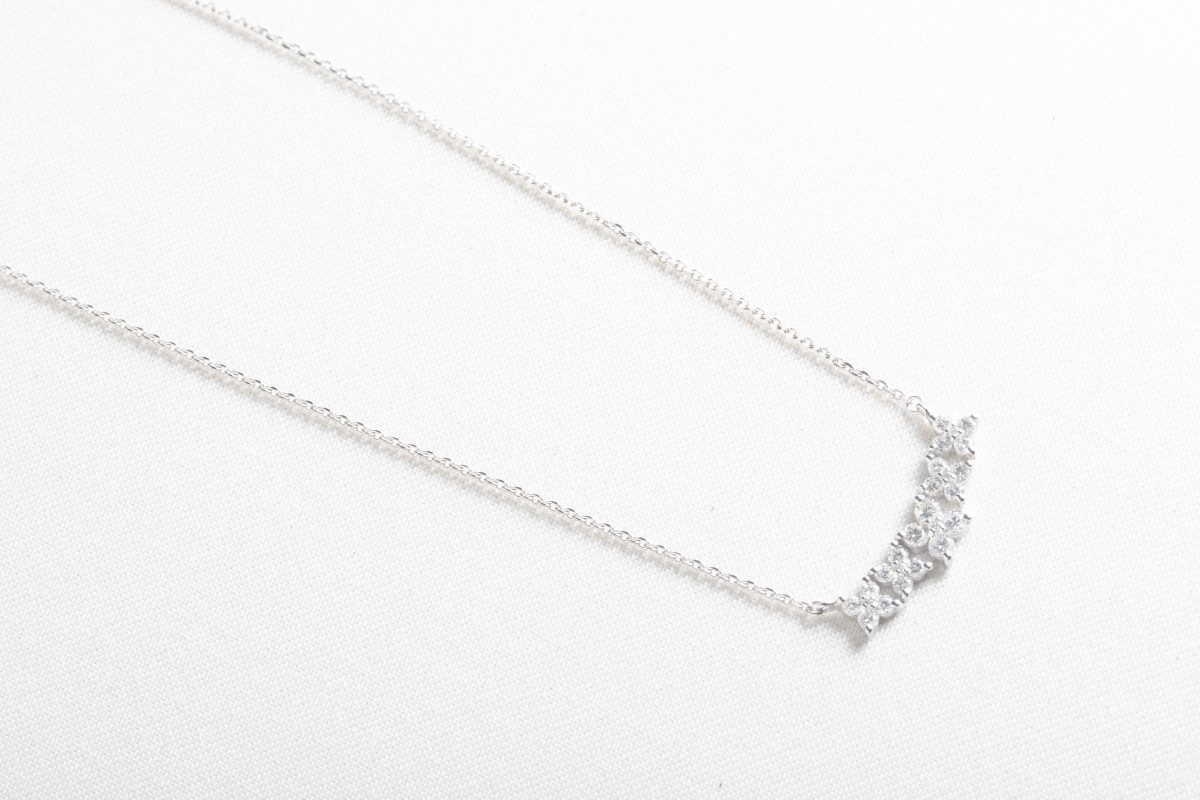 Collar en oro blanco con brillantes