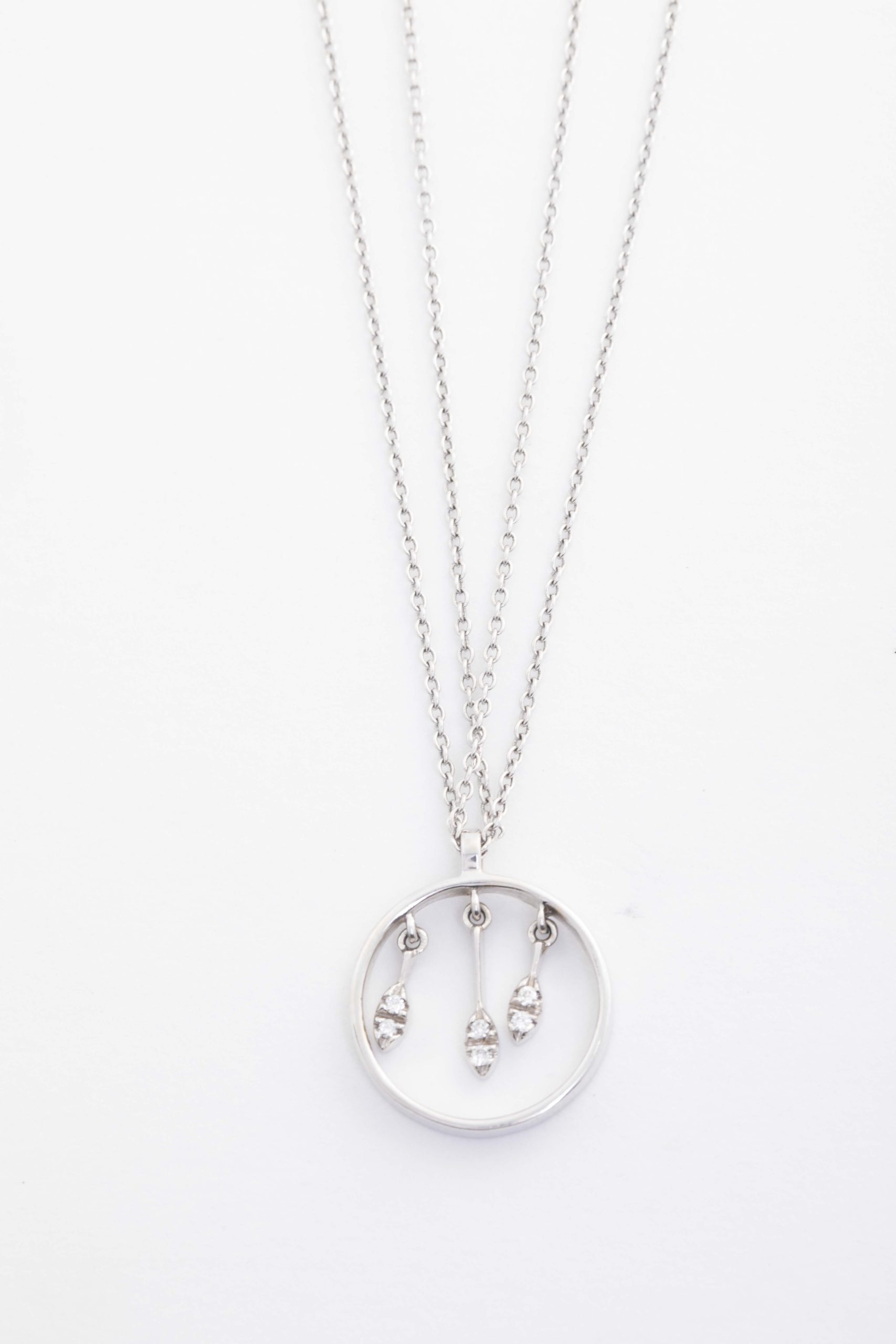 Collar con brillantes en oro blanco