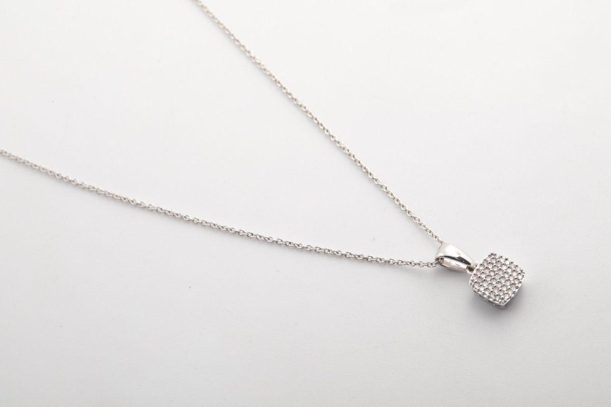 Collar oro con brillantes