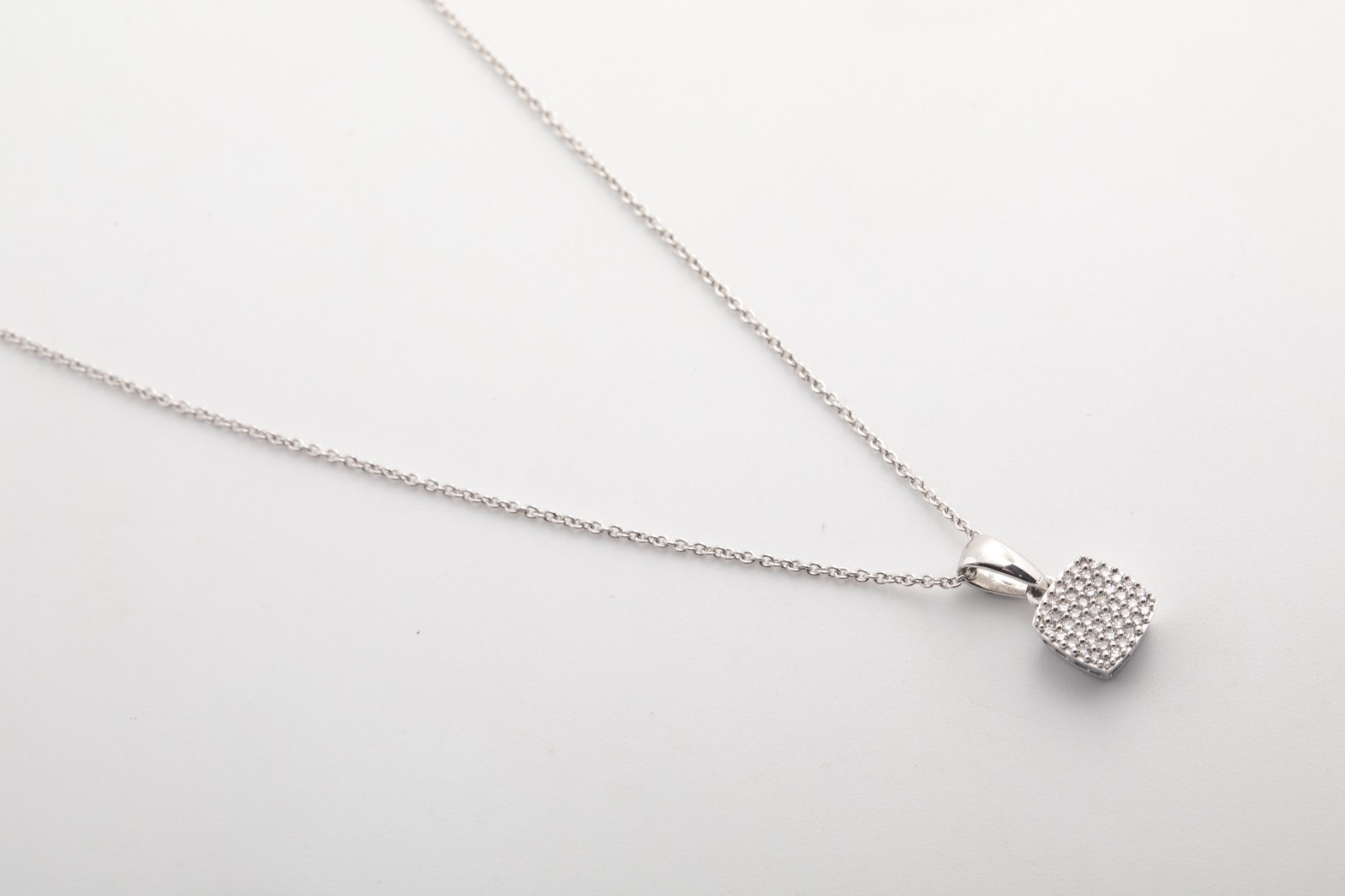 Collar oro con brillantes