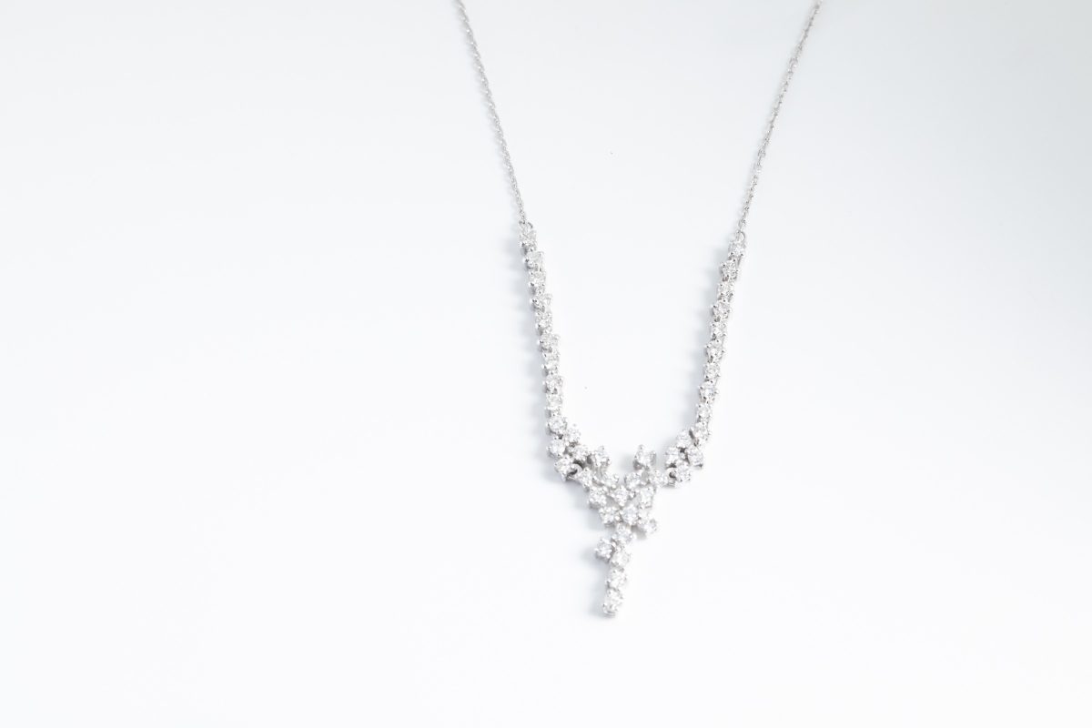 Collar con brillantes