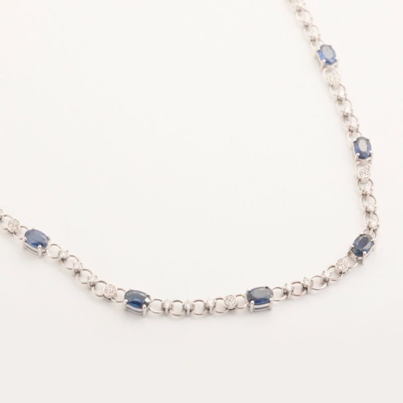 Collar oro blanco 18 Kts. con diamantes y zafiros