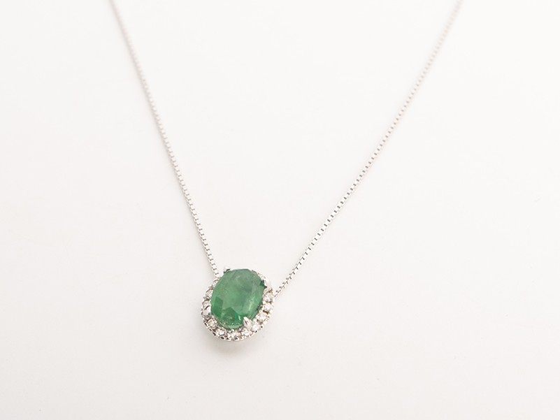 Collar de Esmeralda y Brillantes