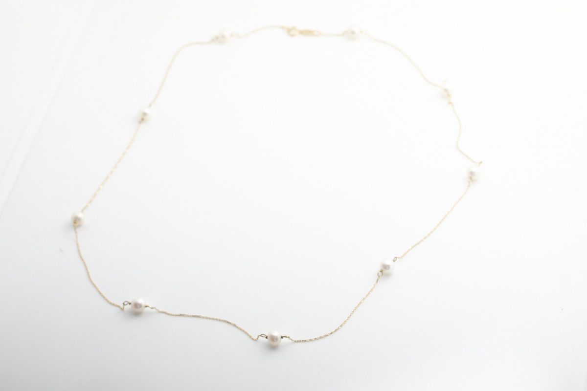 Collar con perlas y oro amarillo
